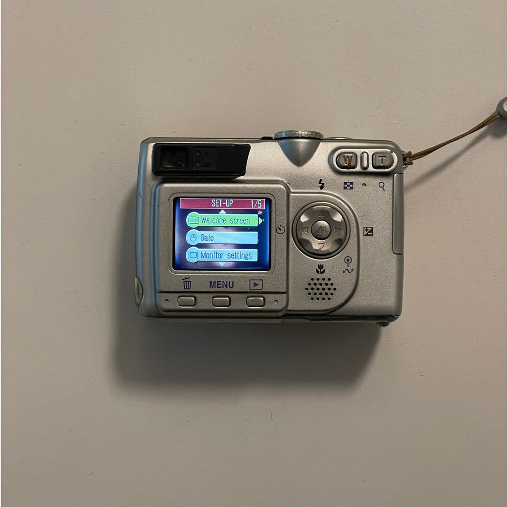 Nikon Coolpix 5200 Vintage Digital Camera | 5.1 MP - See Description
